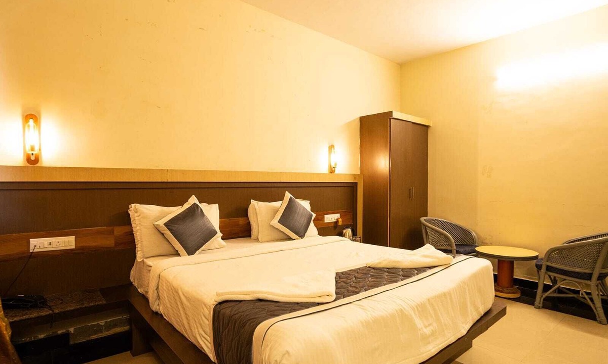 Muttukadu Hotel | Eastin Park