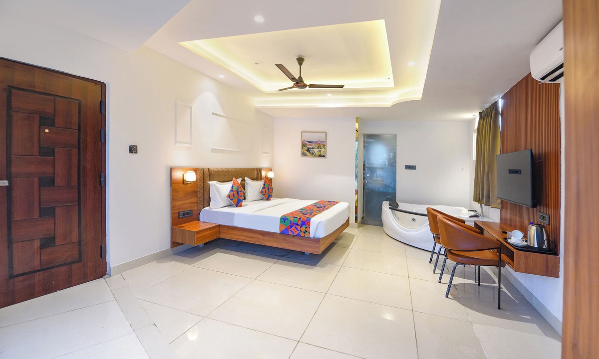 New Delhi Hotel | FabHotel Prime Shahdara