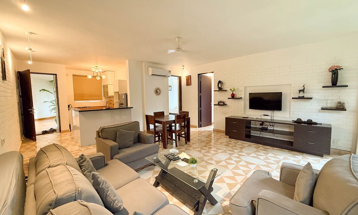 Nerul Apartment | Modern 2bhk w Pool Access 5km to Coco Beach