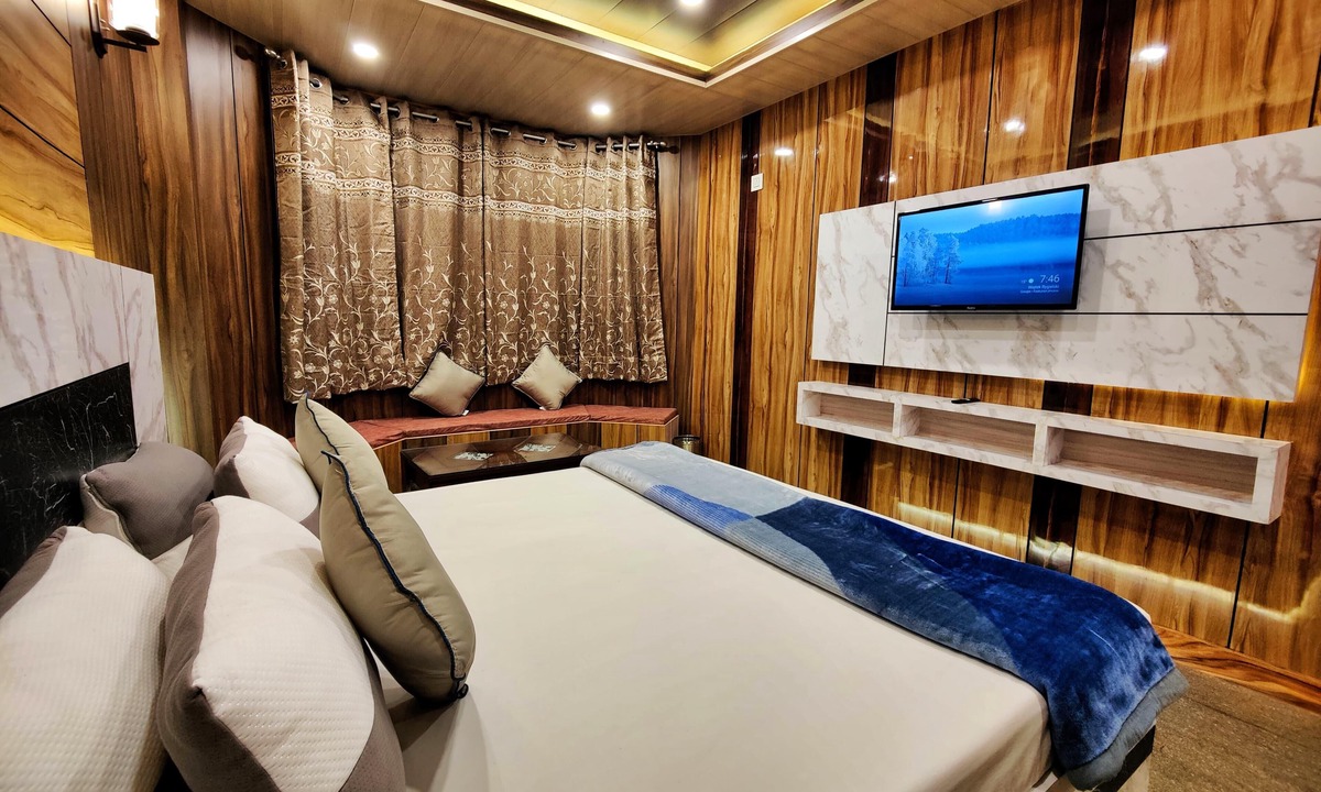 Kumharsain Hotel | Amar Homestay - Elevate Your Travel