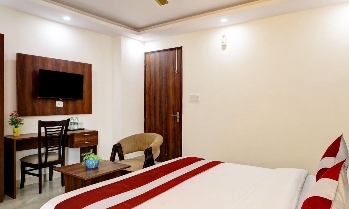 Jasola Hotel | Hotel The Venice- Near Indraprastha Apollo Hospital