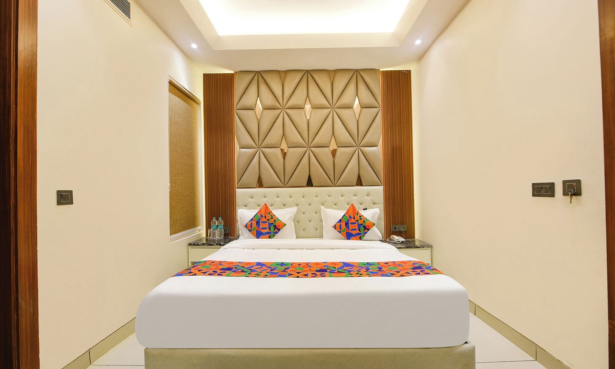 Pashim Vihar Hotel | FabHotel Dreamz - Paschim Vihar
