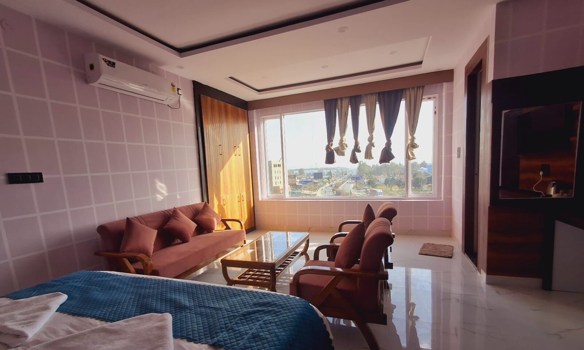 Mayapur Hotel | Hotel Surya Inn