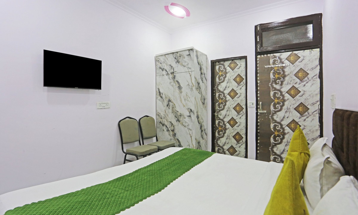 Pashim Vihar Hotel | Twamev Residency