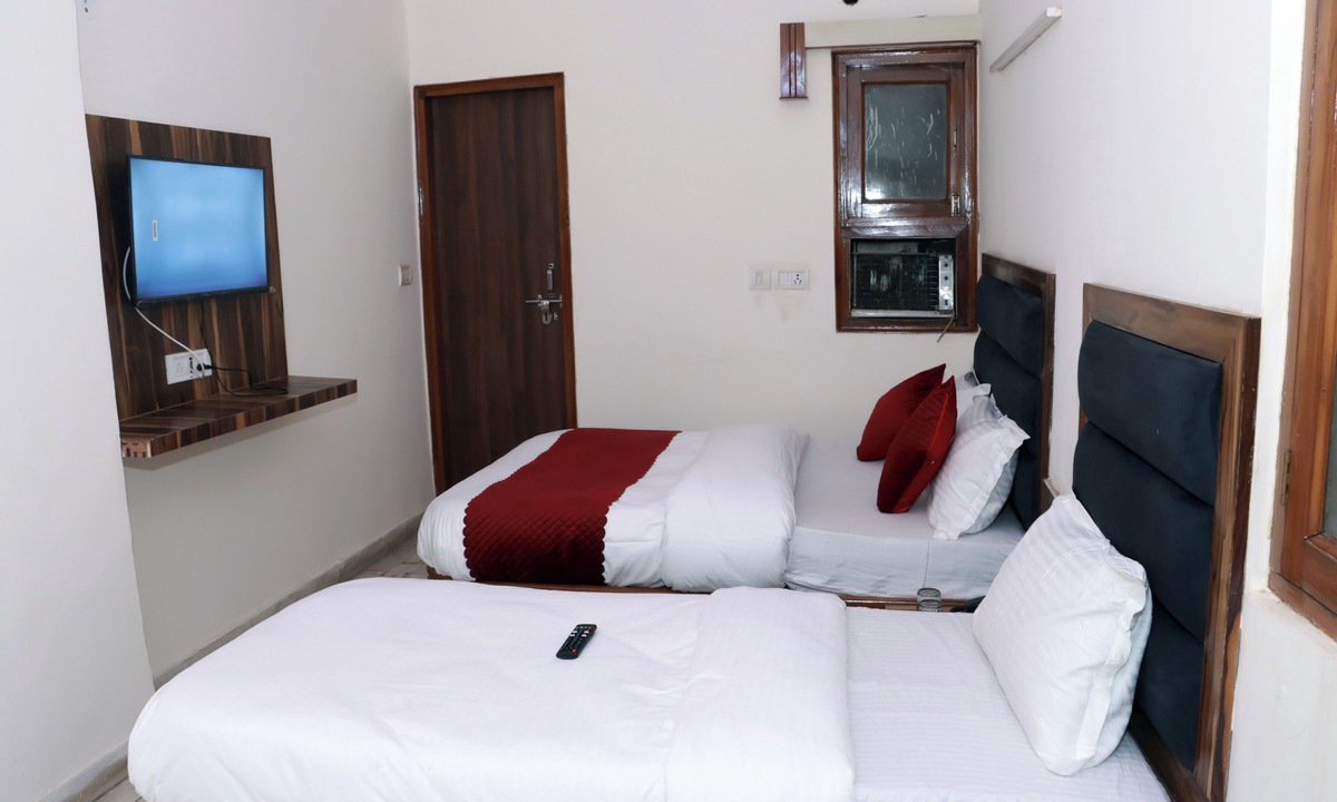 Paharganj Hotel | Hotel Gush New Delhi Railway Station