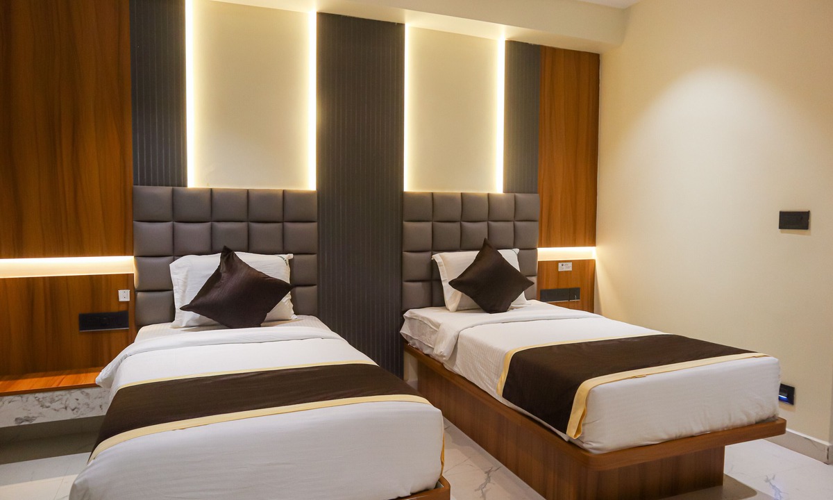 Dwaraka Nagar Hotel | Hotel Lemon Park