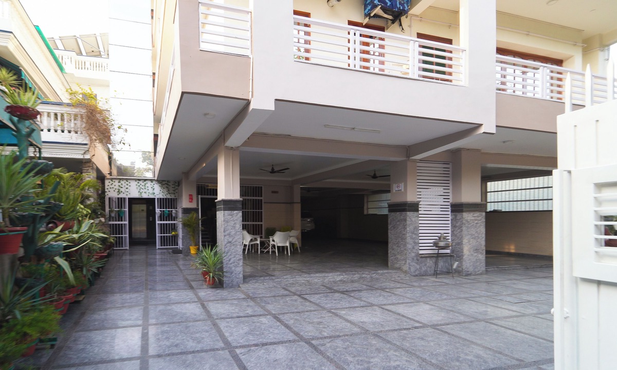 Greater Noida Bed & Breakfast | KalpTaru Residency
