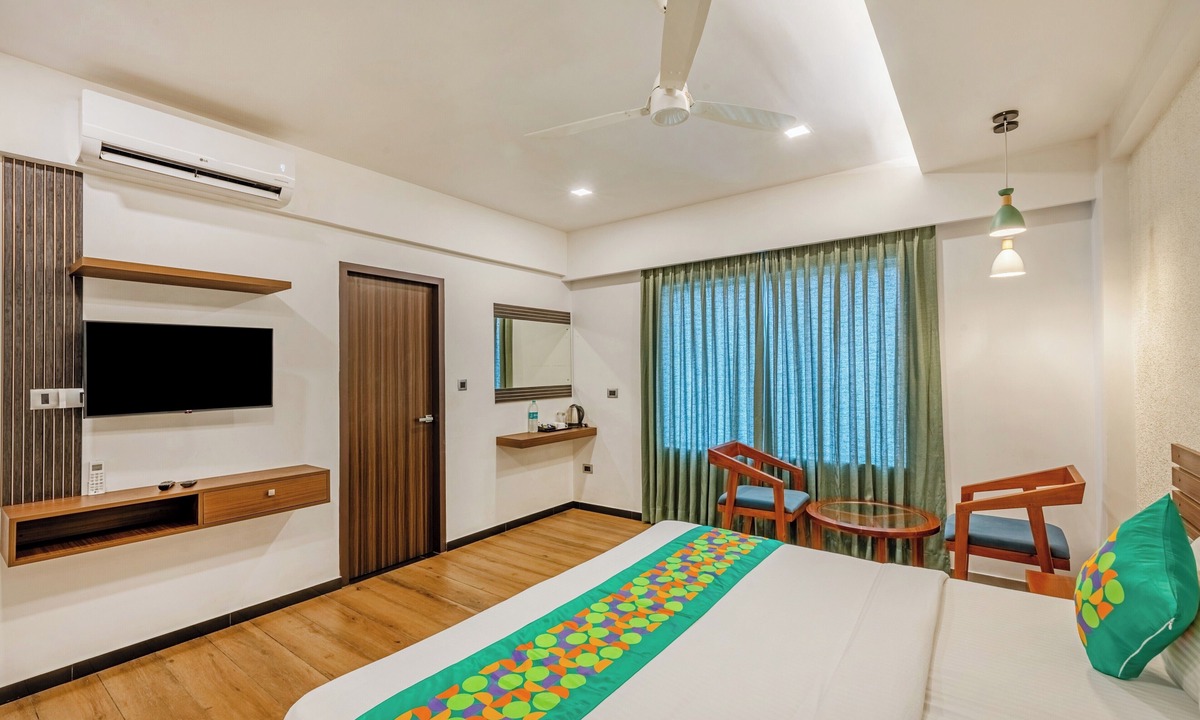 Thampanoor Hotel | Treebo De Cloud 9 Regency