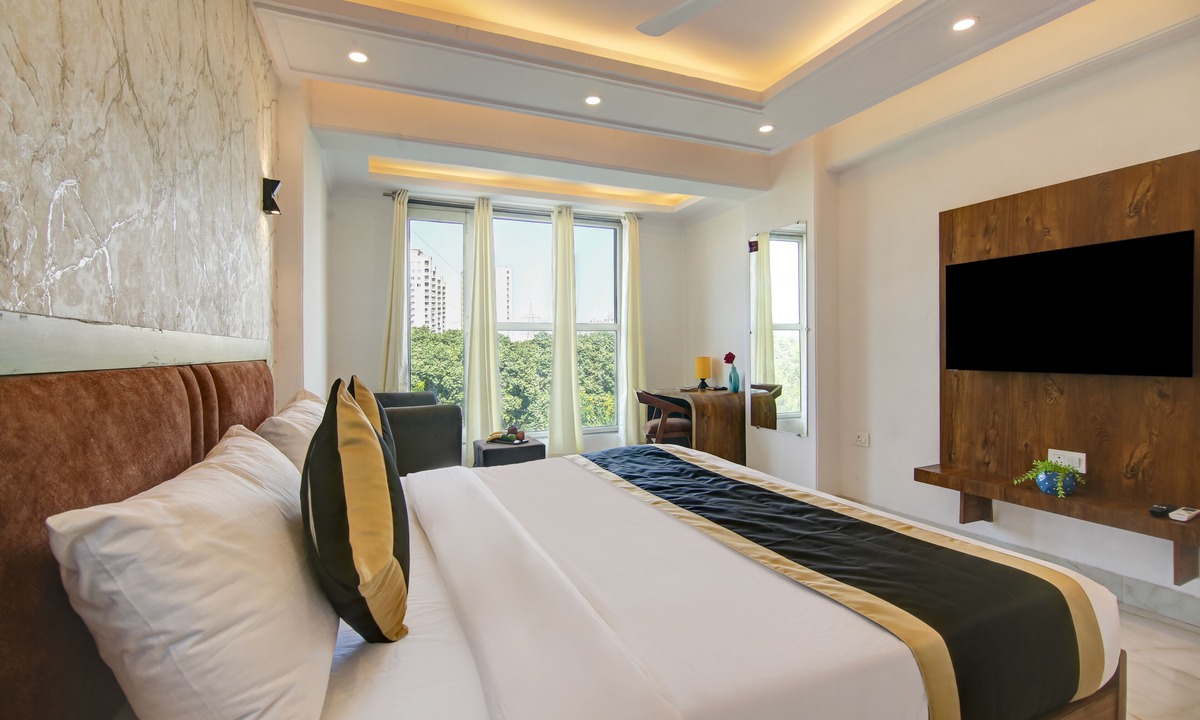 Indirapuram Hotel | Hotel Emporio Grand