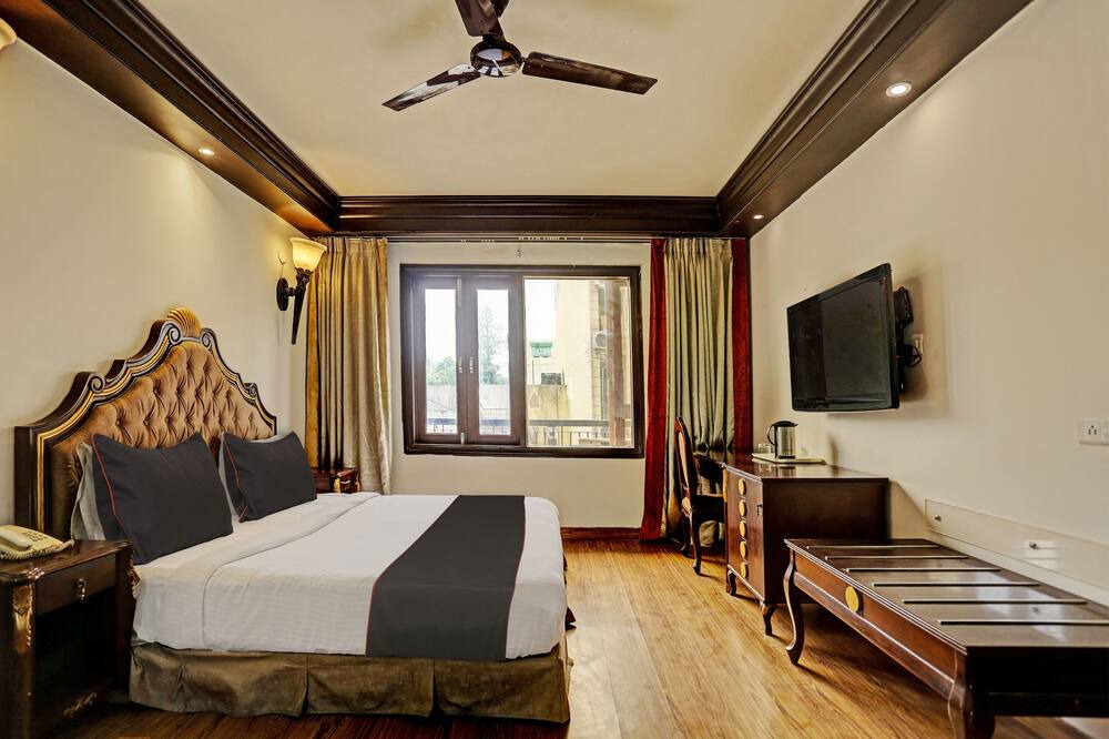 New Friends Colony Hotel | Super OYO Townhouse 1251 The Royce