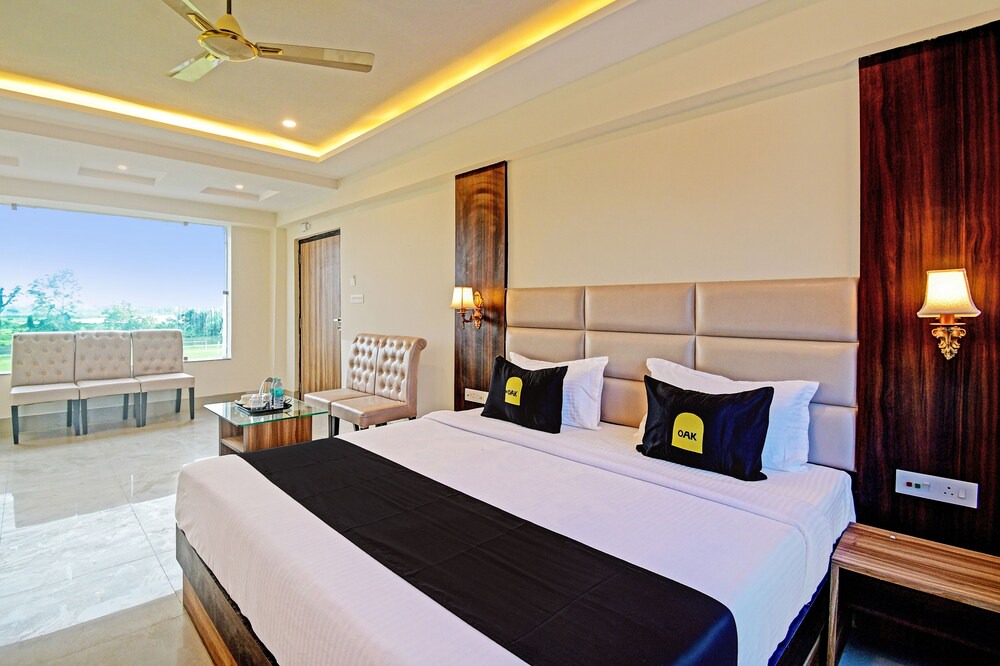Kalyani Hotel | OYO Palette - The Grand Aryans Hotel