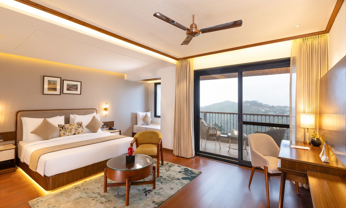 The Mall Road Hotel | jüSTa Hollow Oak, Mussoorie