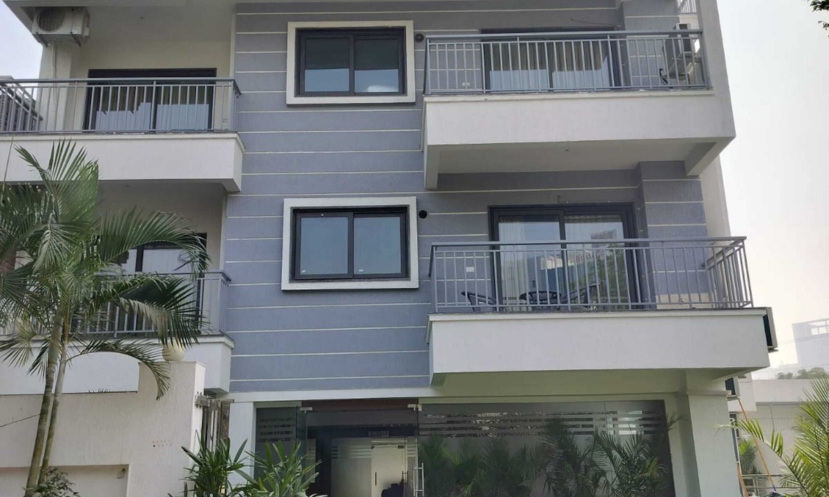 Sector 15 Hotel | The Hoften Elite 32 Avenue, Sector 15, Gurugram