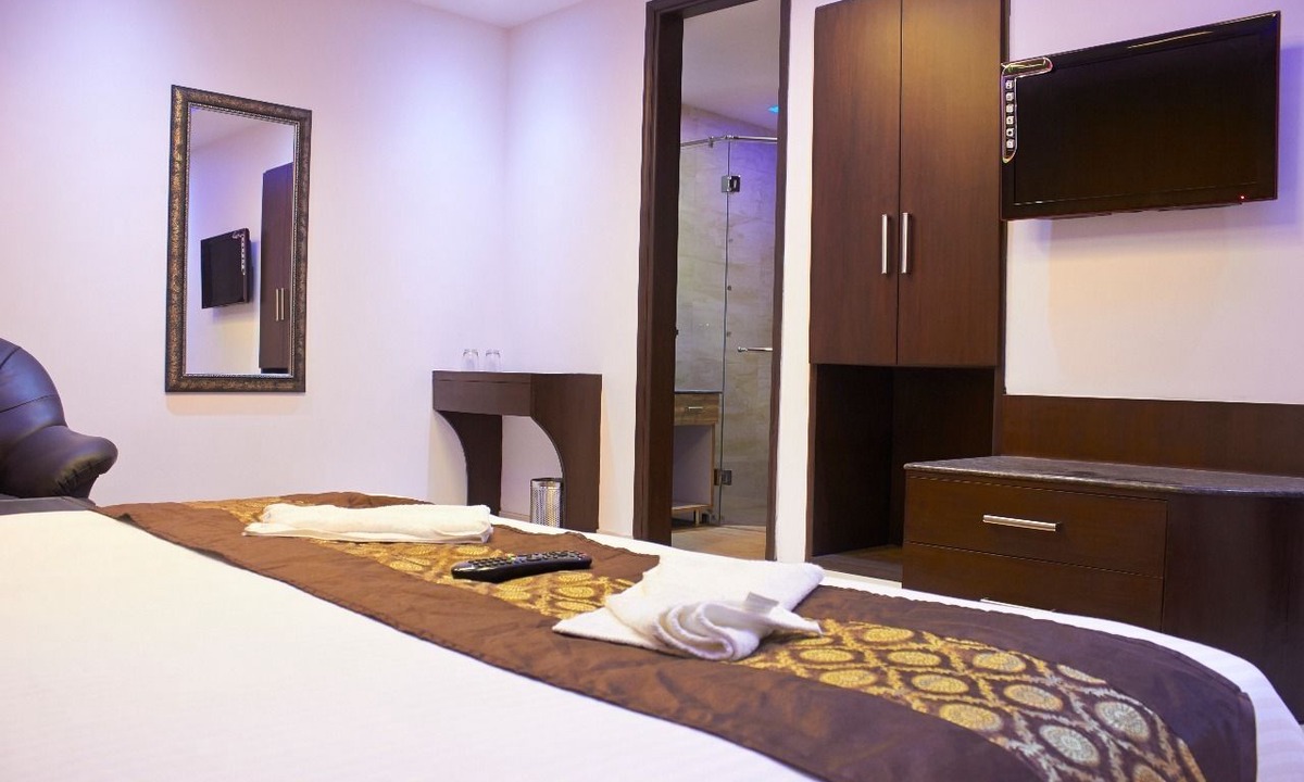 Pashim Vihar Hotel | Hotel Waterfall