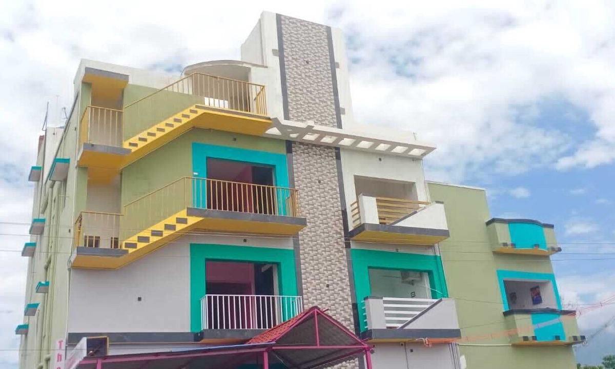 Periyakulam Hotel | THANMAYAS RESIDENCY