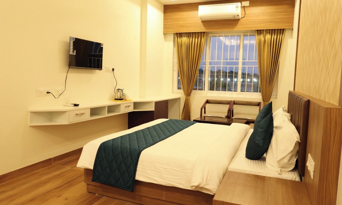 Periyakulam Hotel | Hotel SKVR Grand - Theni