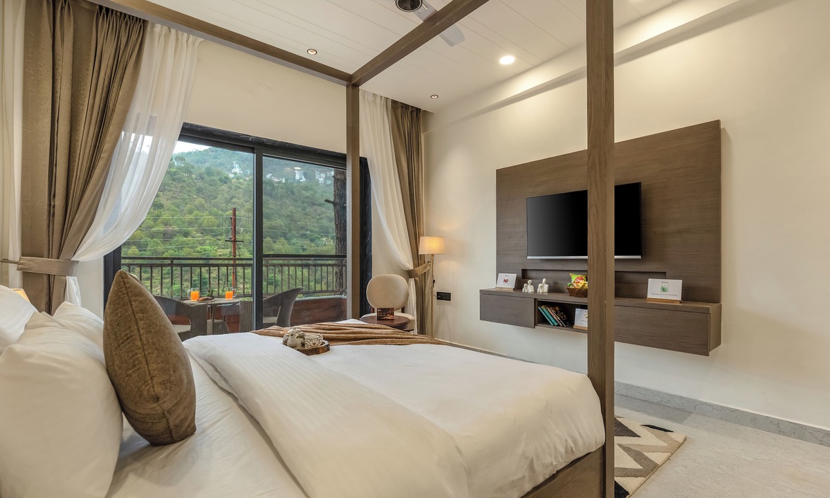 Dagshai Apartment | ELIVAAS Panchvati Veloraa 3BHK