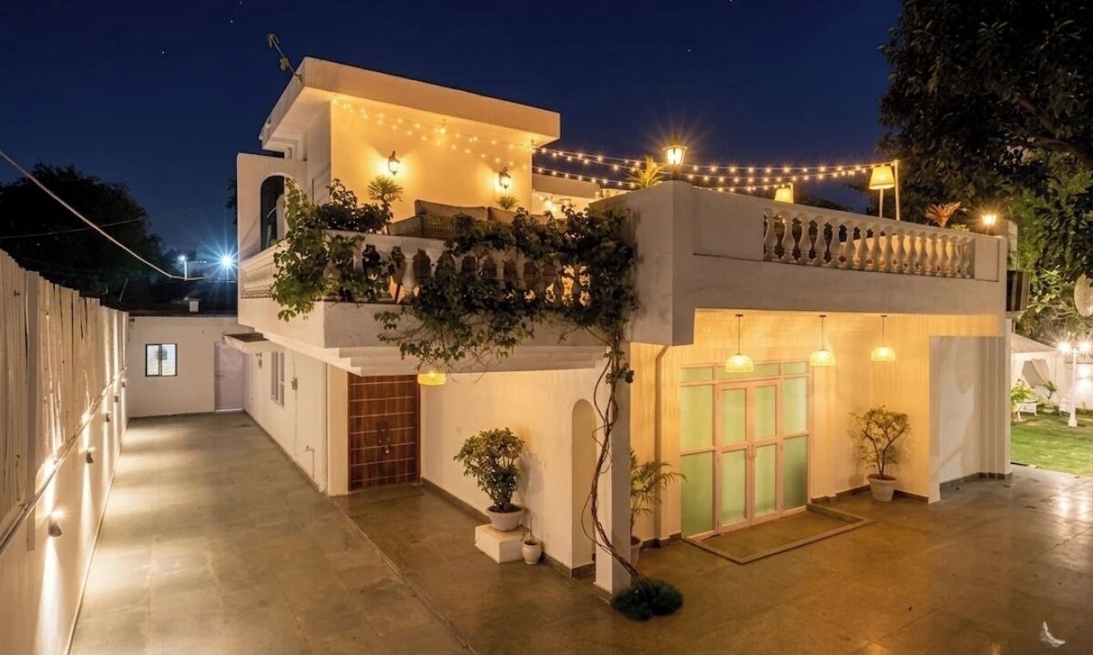 Sainik Farm Hotel | Hotel Casa Blanca 441