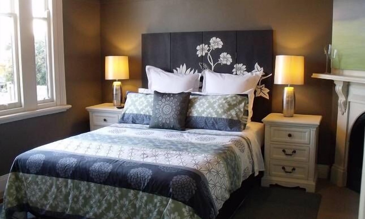 Ballarat East House | Eureka Views B&B Ballarat. 3 Bdr. 5 mins to CBD. Close to tourist attractions