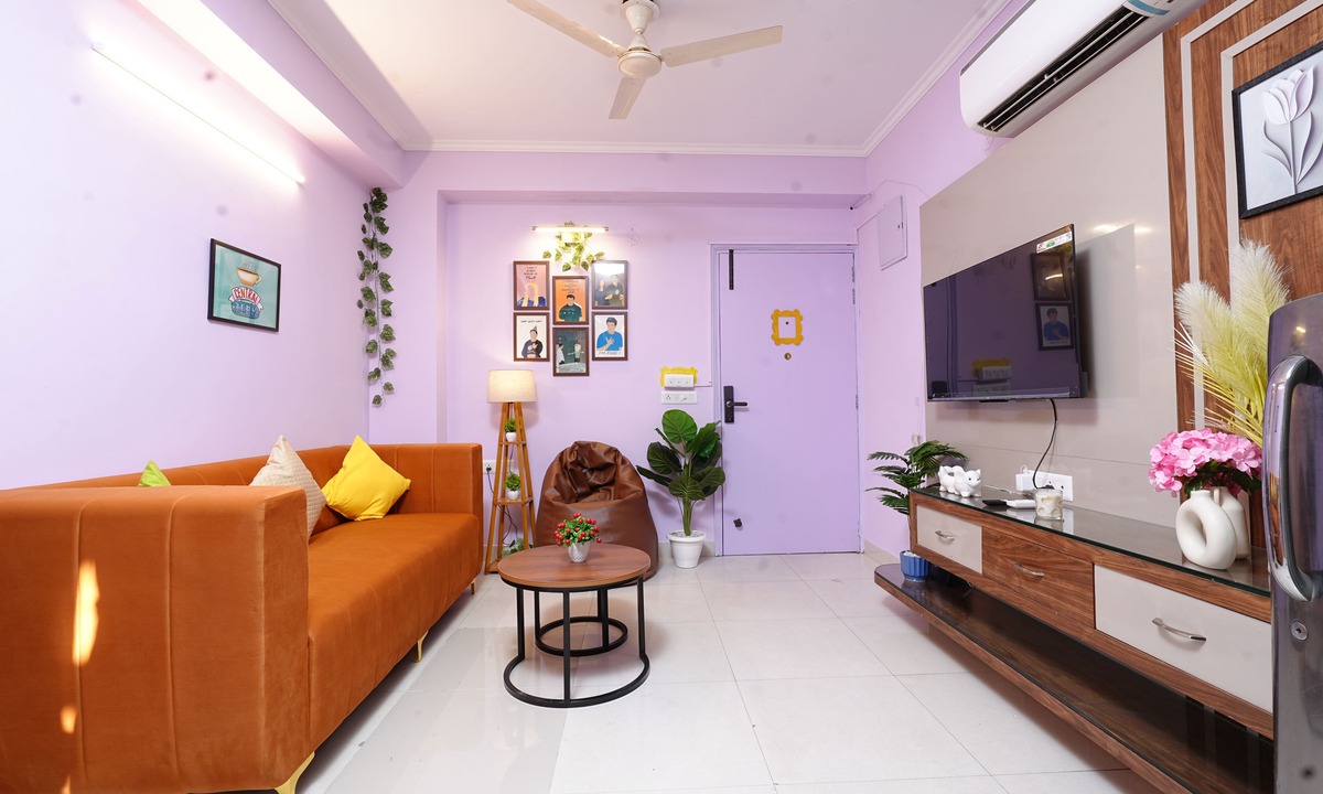 Jaipur Apartment | Purple Door Apt| Central Jaipur 2BHK w sunset view