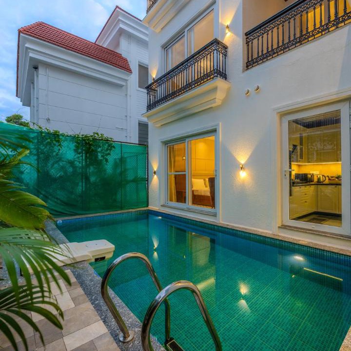 Parra Villa | ELIVAAS Signature Mistwood 4-BHK Forest View Villa with Private Pool & Terrace