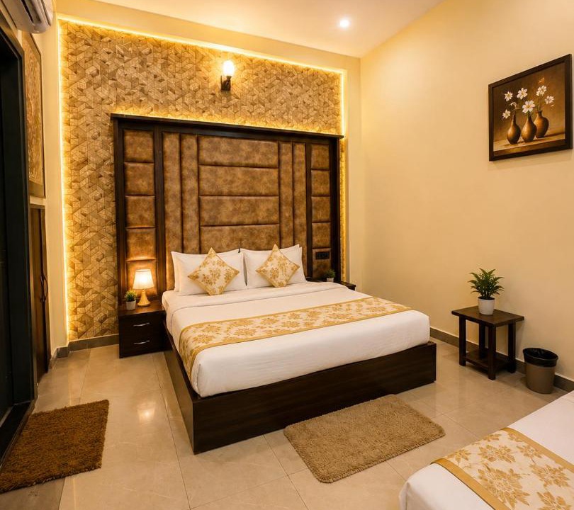 Mathura Bed & Breakfast | Hotel Mathura Prosperity - Central Location #Most Premium Rooms #Best Rated #Parking #Fully AC