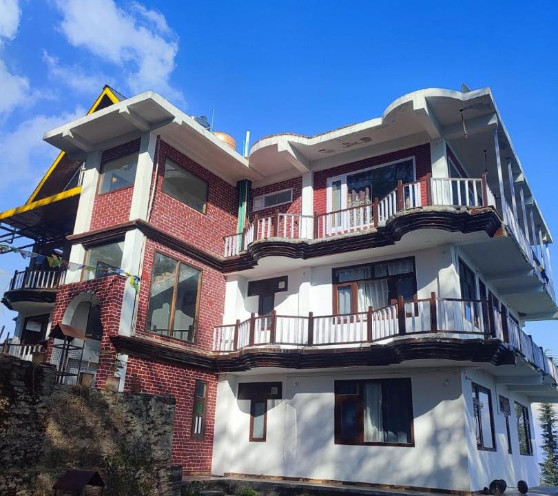 Theog Hotel | Norwin Resort by Stayza Retreat