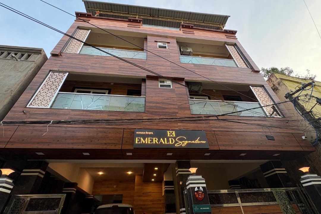 Bhubaneshwar House | Emerald Signature