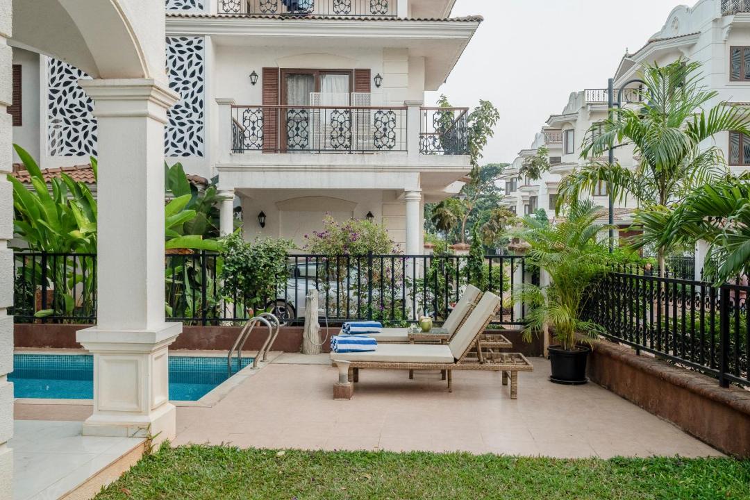Saunta Vaddo Villa | Villa Linda 4bhk villa with private pool, lift, clubhouse and more