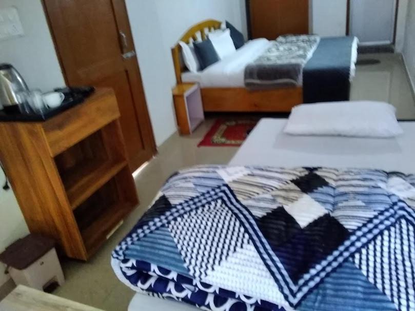 Kanatal Hotel | Mount aura stay & Dine