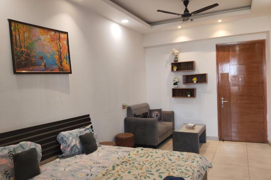 Noida Bed & Breakfast | Elite Comfort Studio