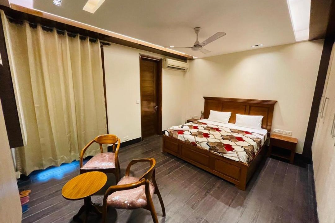 Saket Apartment | Divine India Bed and Breakfast - Sharing Homestay