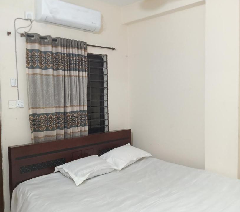 Mirpur Apartment | AC 2-Bedroom Flat-2 Mins Walk from Mirpur 10 Metro