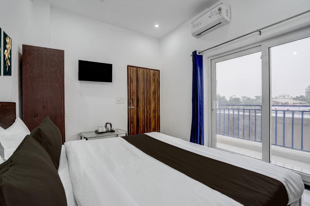 Gurugram Hotel | Hotel O SGT University Road Formerly Budhera