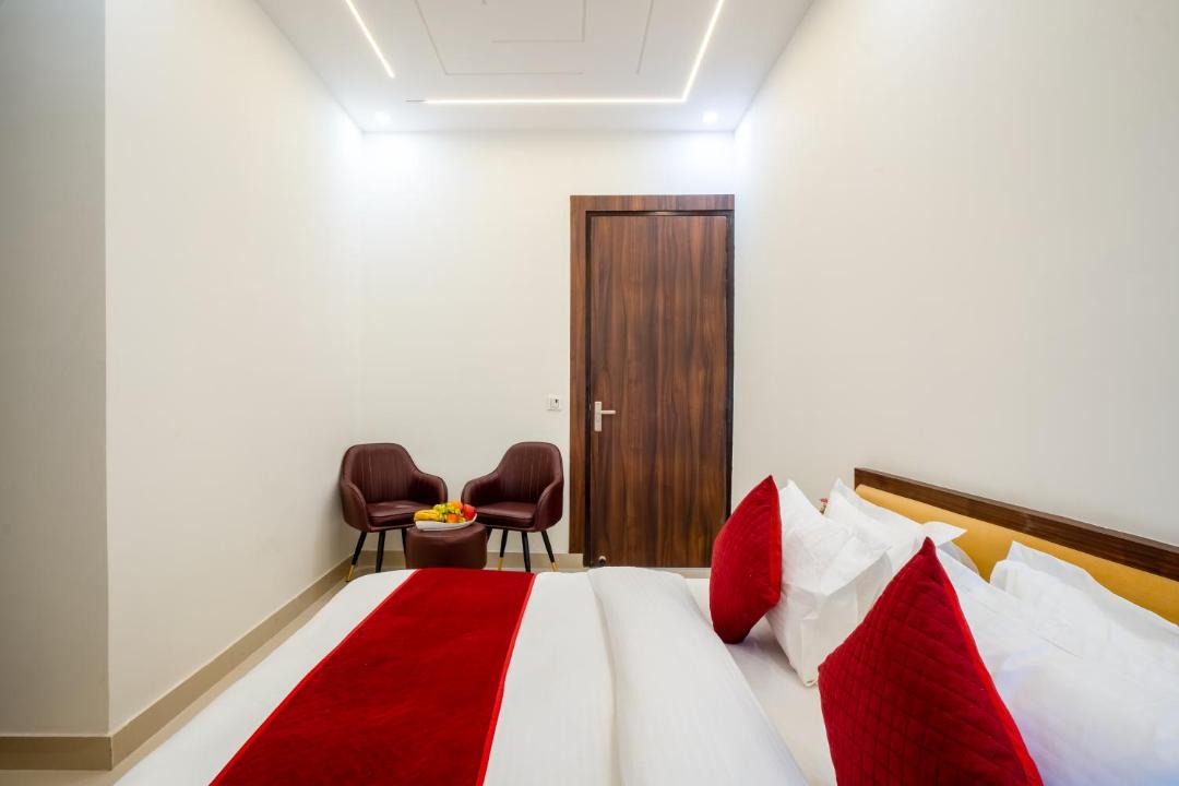 Sector 63 Hotel | Hotel Delhi 53 Near ISBT Kashmiri Gate