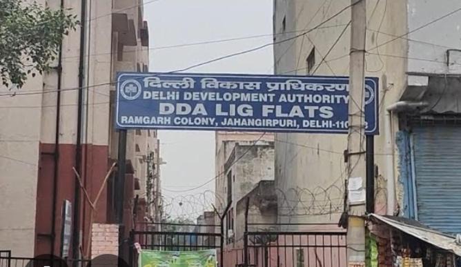 New Delhi Apartment | 1Room with kitchen washroom and balcony avl for rent
