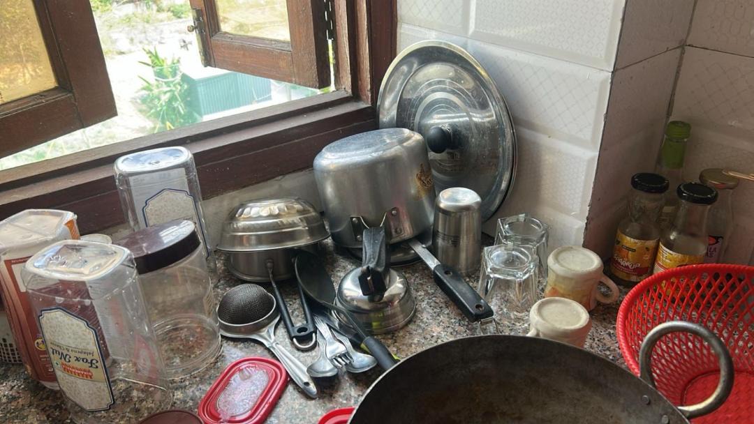 Khattalwada Apartment | Tofino -1 BHK airconditioned serviced apartment with a forest view fully furnished with wifi ,fridge,smart tv,washing machine , operational kitchen and lift facility