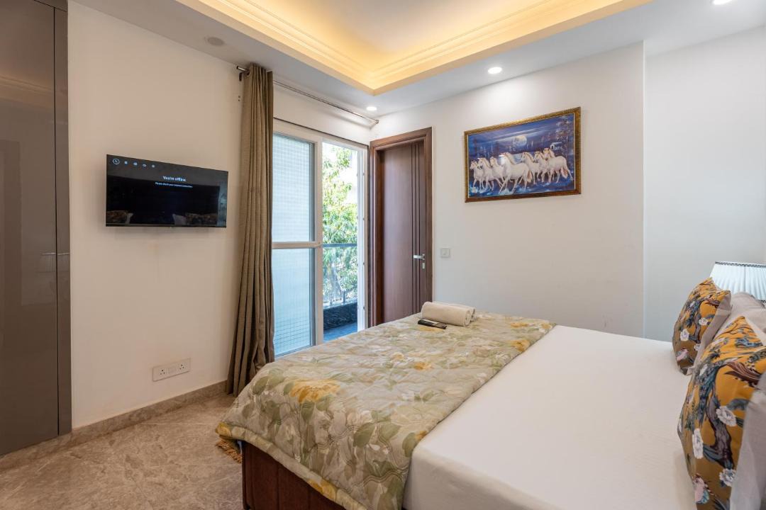 Saket Apartment | Fortune Home Service Apartment 3Bhk J-150 Near Max Hospital