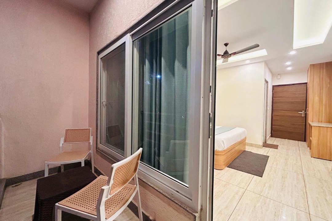 The Mall Road Hotel | Oakleaf Hotel & Resort - A Classic Rooms & Prime Location Near Library Chowk