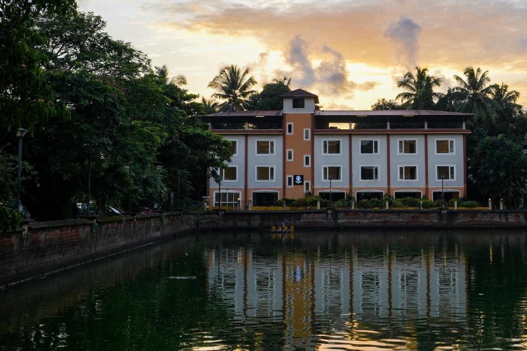Panaji Hotel | Coastal Pearl Hotel Miramar Lakeview