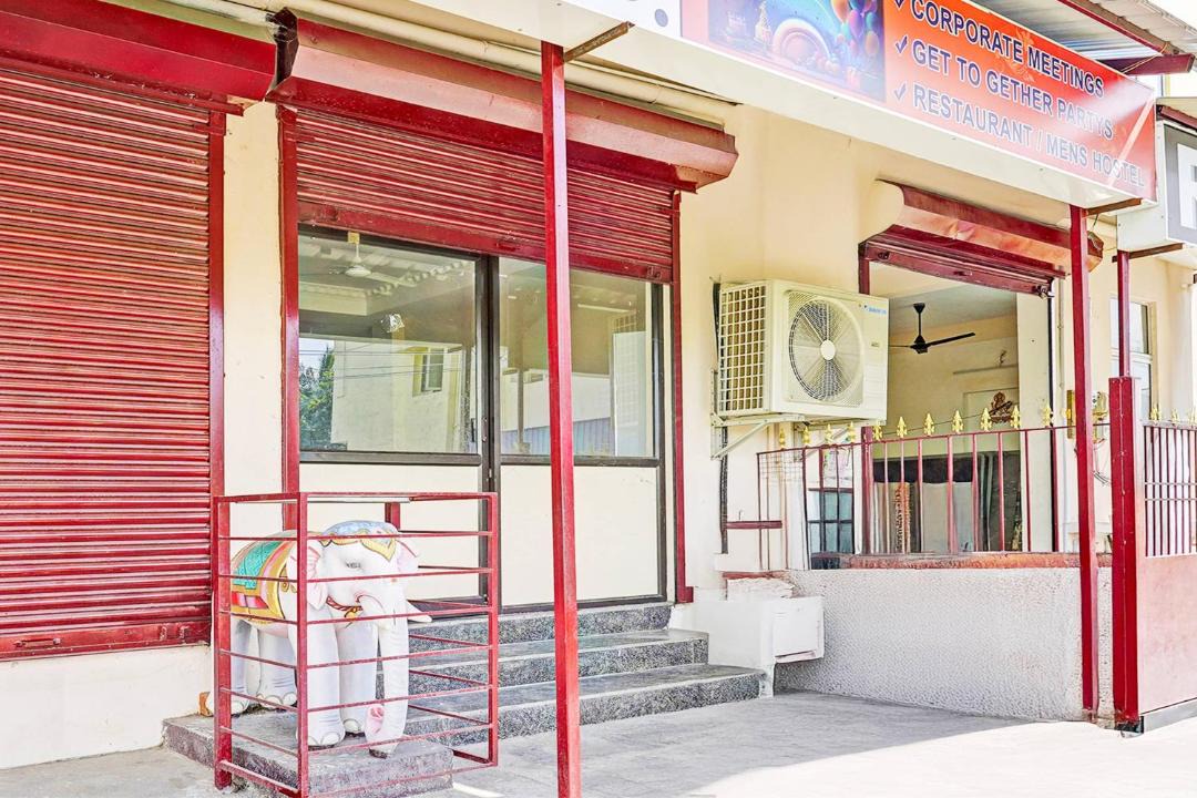 Guduvancheri Hotel | Collection O Guduvancheri Railway Station