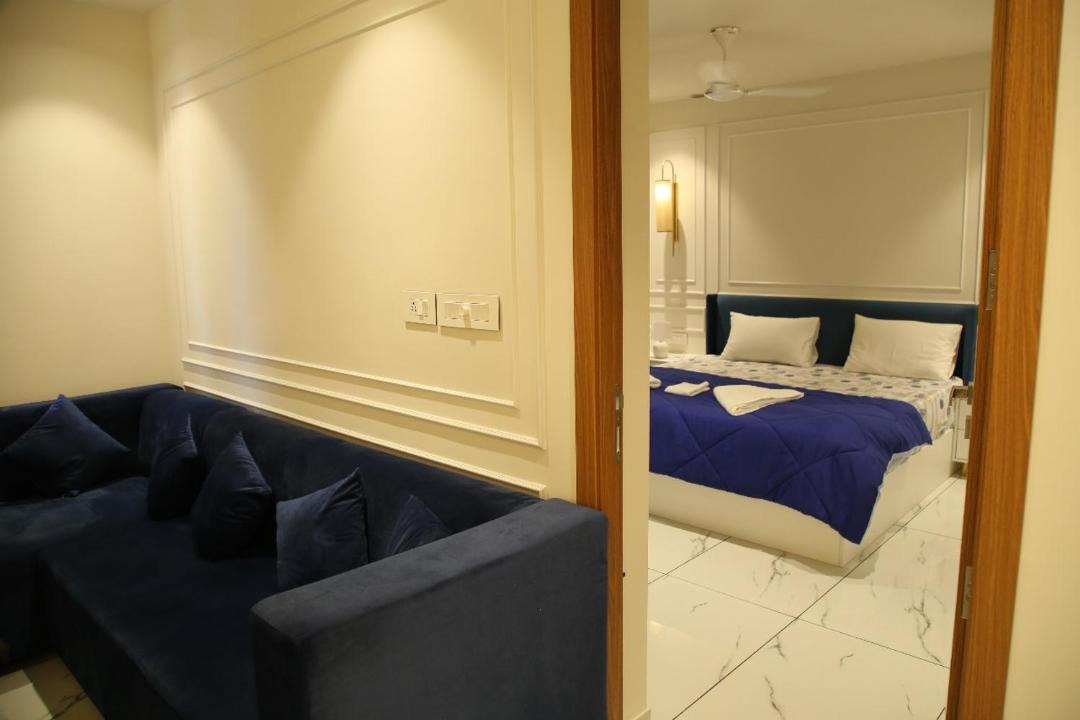 Palayam Apartment | The Sapphire Suite