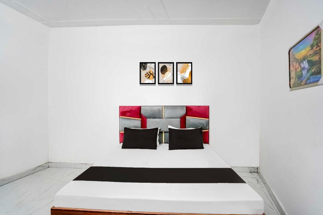 New Delhi Hotel | Collection O Burari Post Office