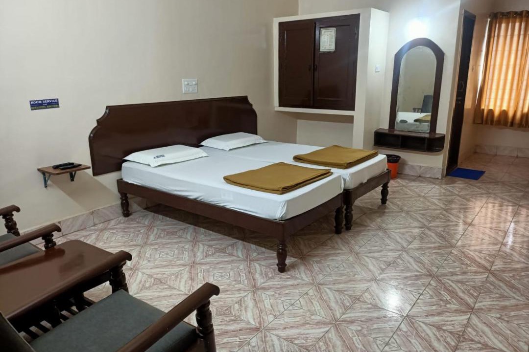 Shimoga Hotel | ARIHANTH DELUXE LODGe