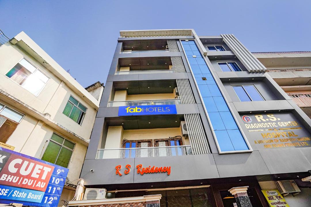 Lanka Hotel | FabHotel RS Residency