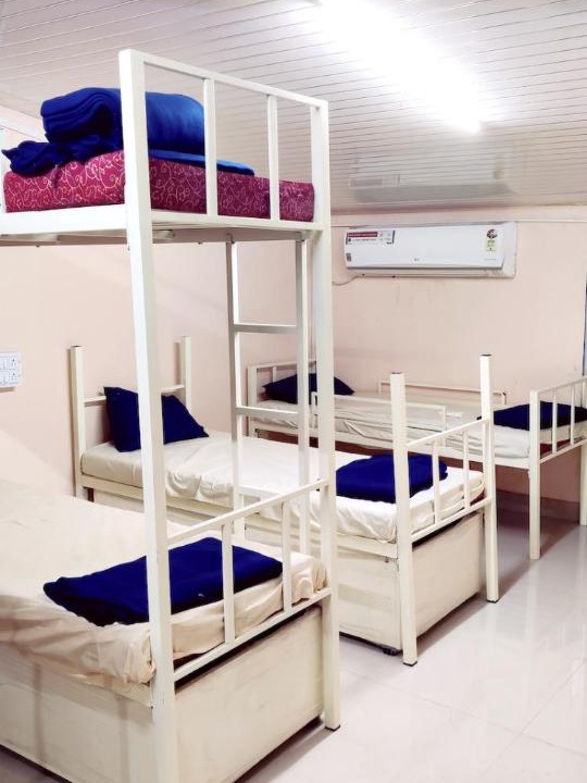 Andheri West Hostel | Waa Bollywood Dormitory
