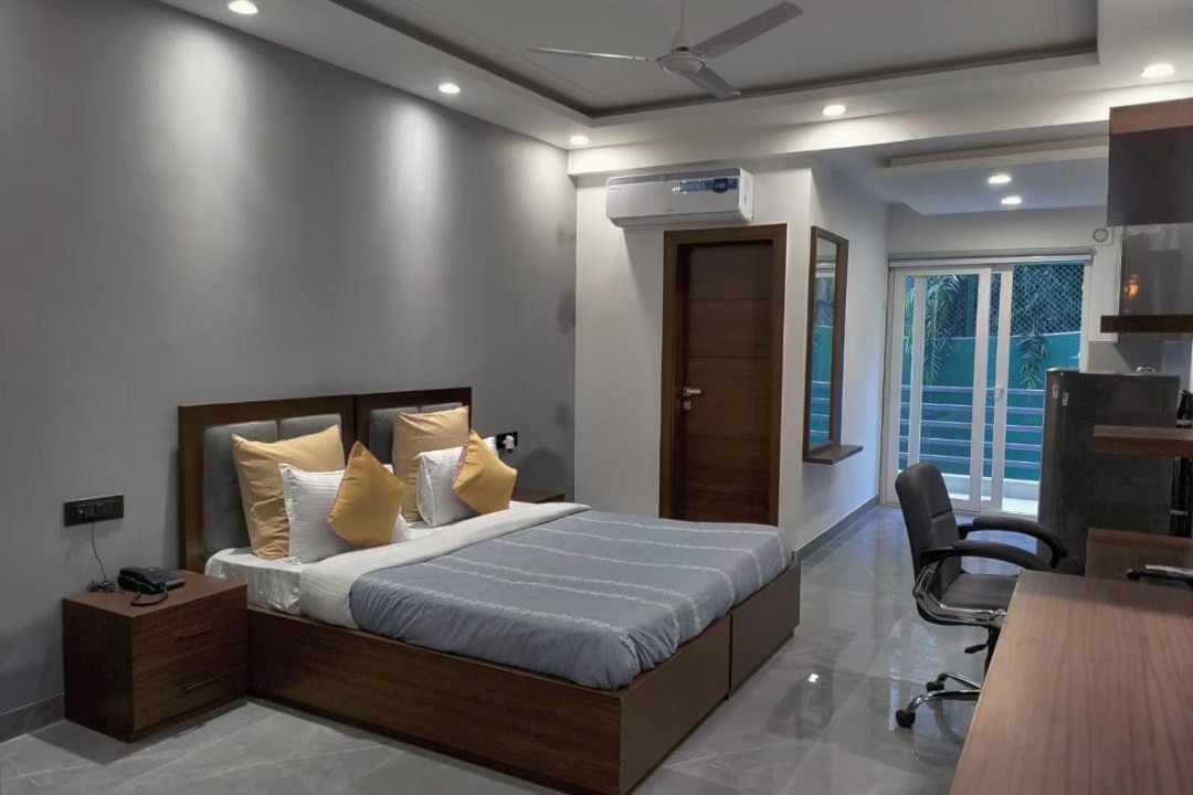 DLF Phase 3 Apartment | Perch Service Apartment DLF Cyber City