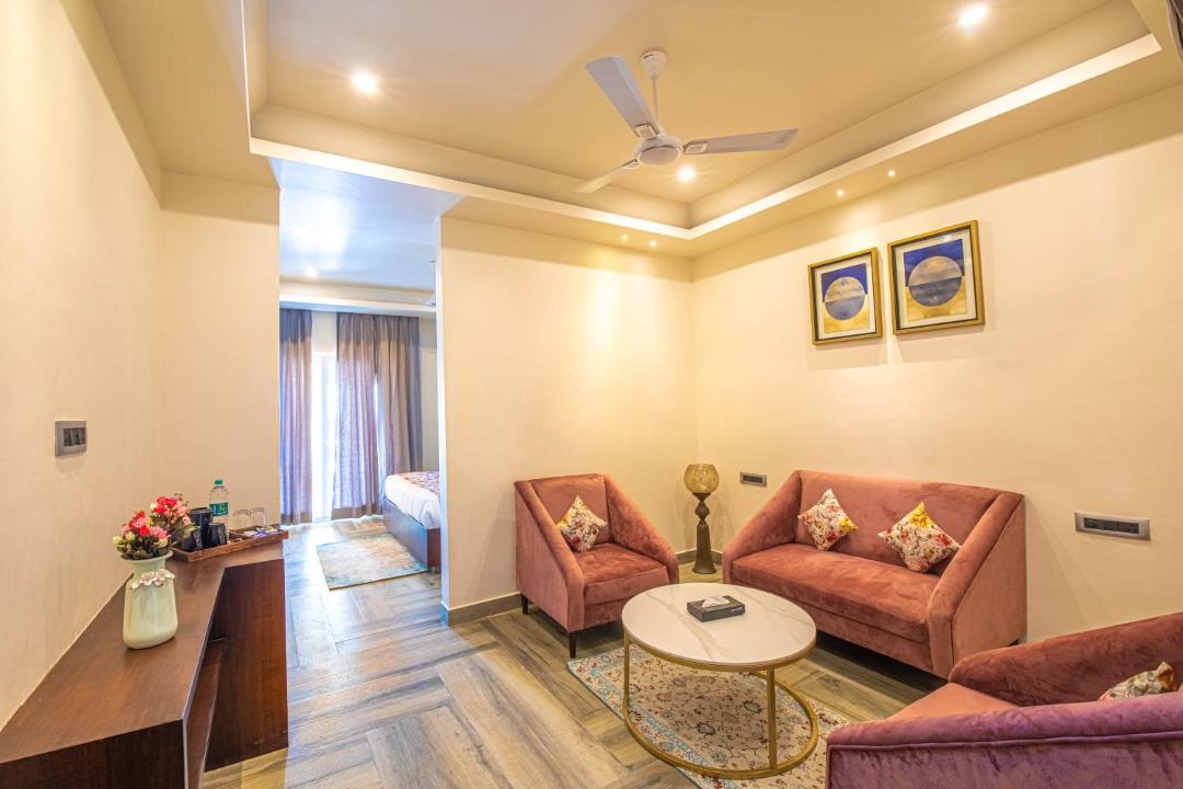 Dehradun Hotel | HOTEL JS SOUVENIR