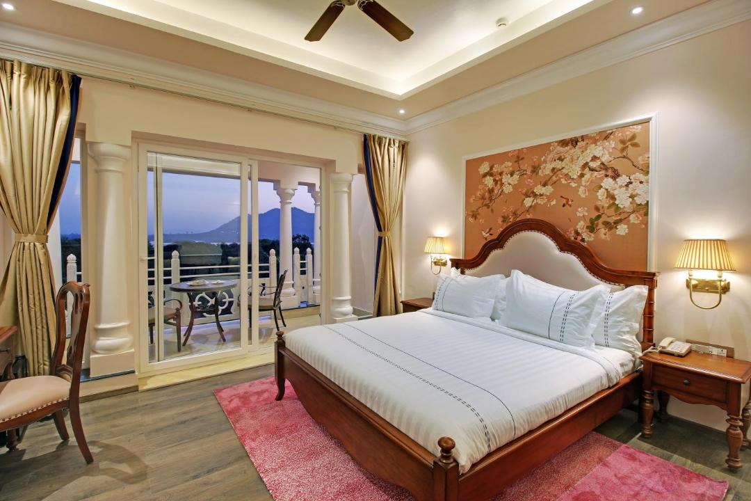 Lake Pichola Hotel | Jhadol Vijay Vilas Near Lake Pichola