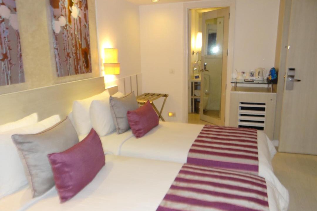 Green Park Hotel | The Ashtan Sarovar Portico
